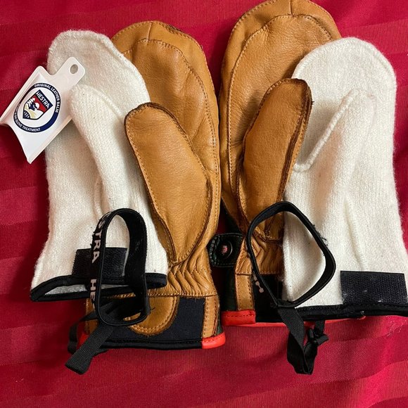 Hestra Leather Wakayama Mittens - Picture 4 of 4